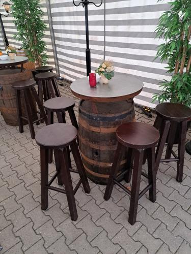 statafel whiskey noten krukken